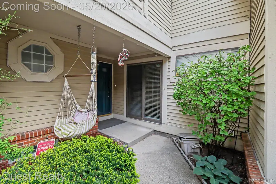 5673 Drake Hollow Drive W, West Bloomfield, MI 48322 - #3