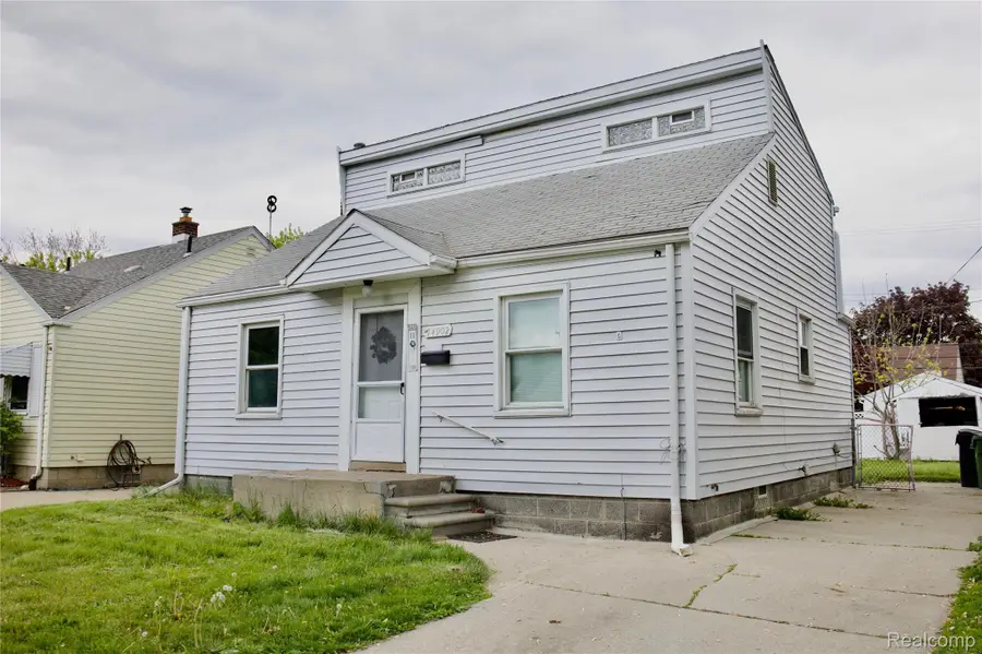 14902 Oconnor Avenue, Allen Park, MI 48101 - #2