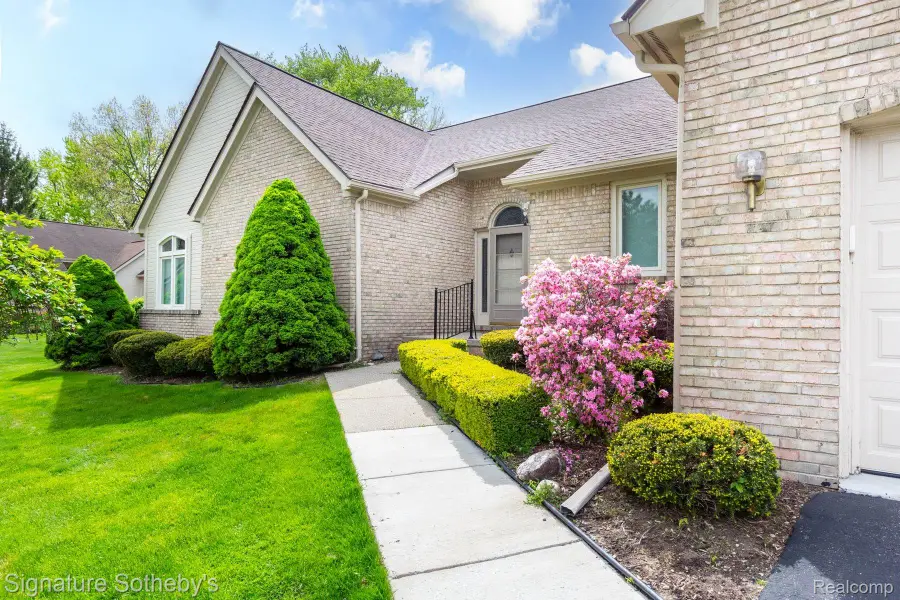 5396 Fairway Court, West Bloomfield, MI 48323 - #2