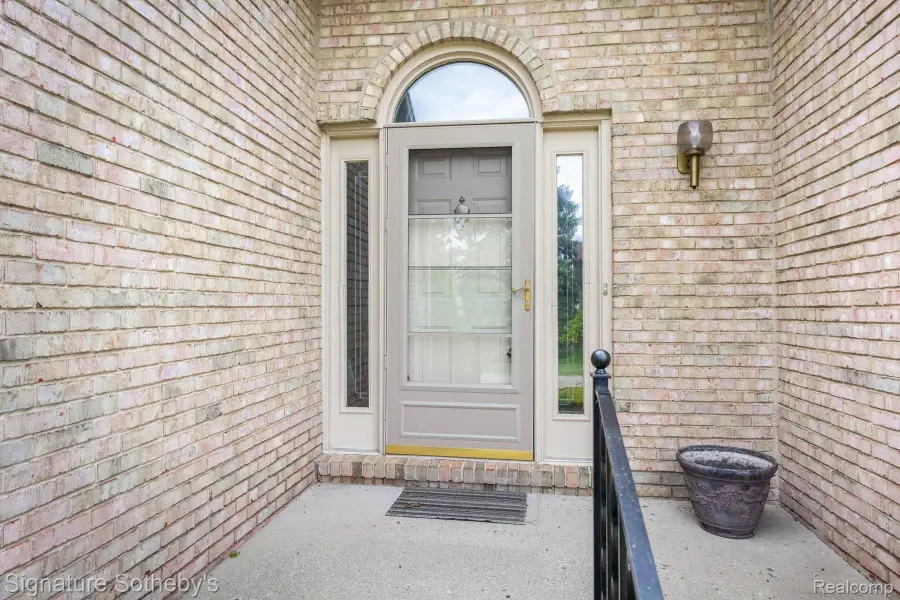 5396 Fairway Court, West Bloomfield, MI 48323 - #3