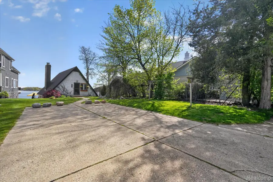 12078 Mantawauka Drive, Fenton, MI 48430 - #2