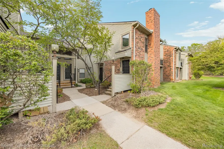 20745 Indian Creek Drive, Farmington Hills, MI 48335 - #3