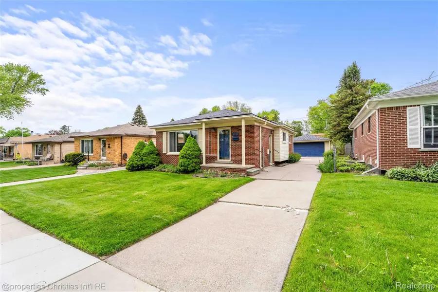 1330 N Custer Avenue, Clawson, MI 48017 - #2