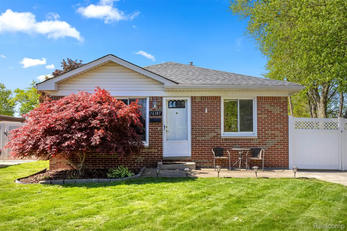 16187 Regina Avenue, Allen Park, MI 48101 - #1