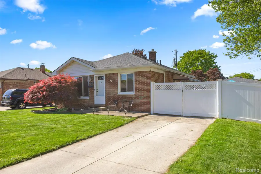 16187 Regina Avenue, Allen Park, MI 48101 - #3