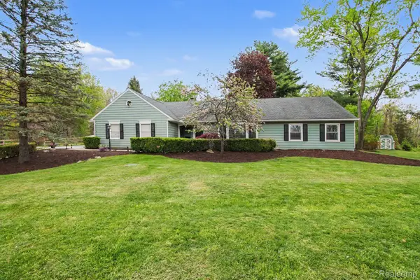 2601 Old Plank Road, Milford, MI 48381