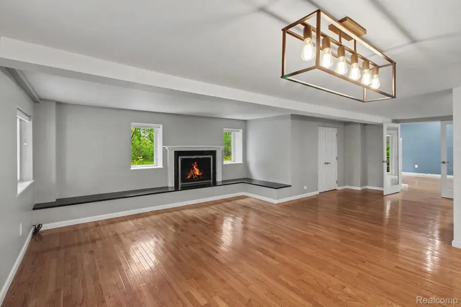 3376 Hessel Avenue, Rochester Hills, MI 48307 - #3