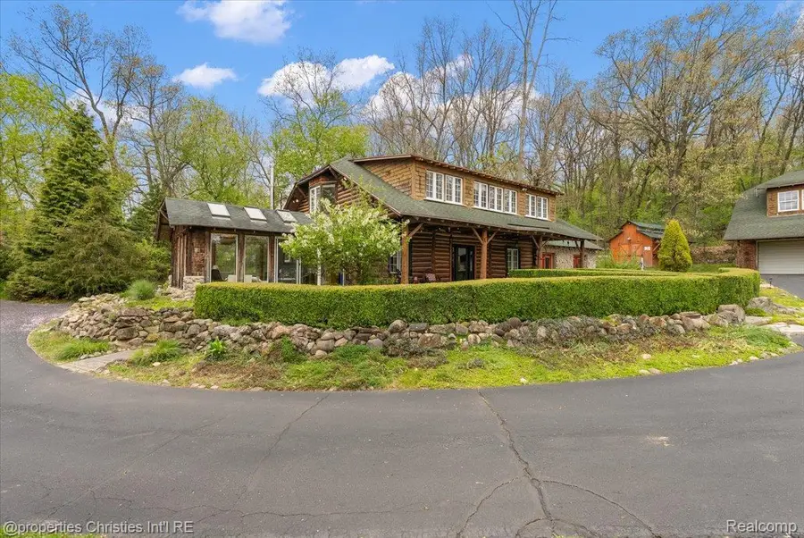 4880 Algonquin Boulevard, Clarkston, MI 48348 - #2
