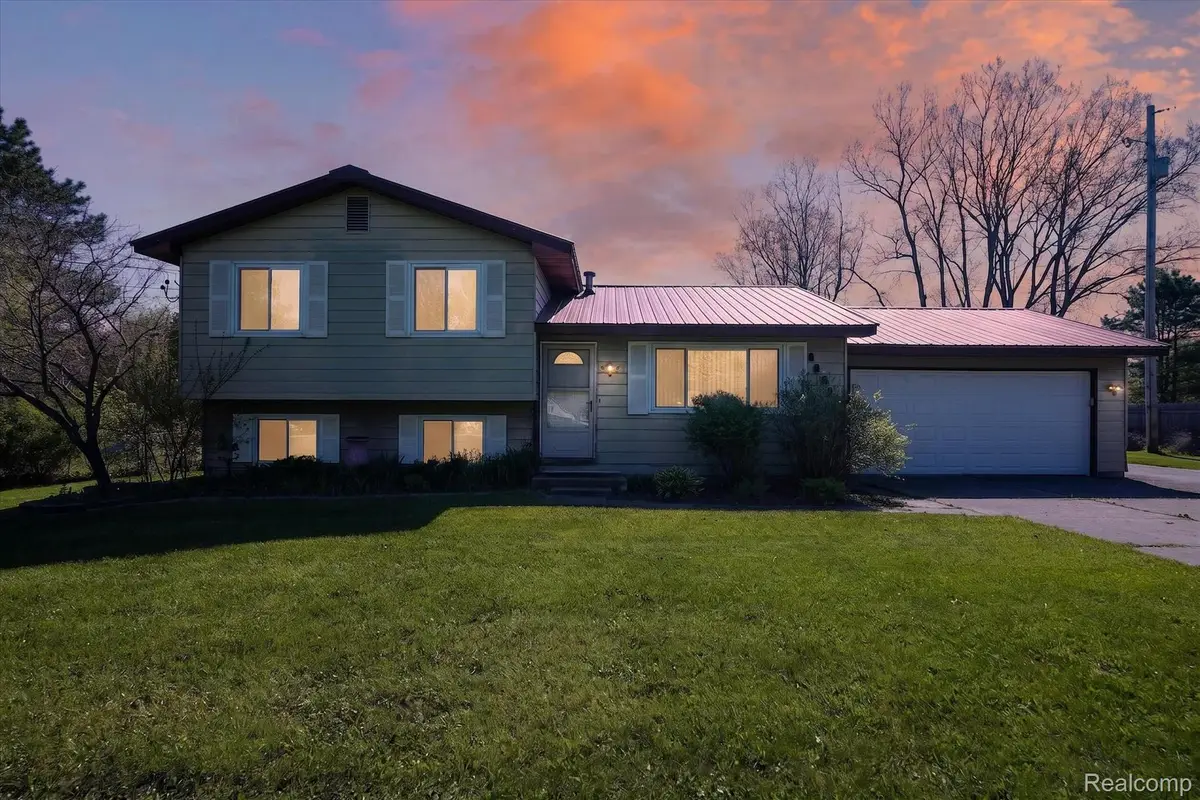 4450 N Vassar Road, Flint, MI 48506 - #1