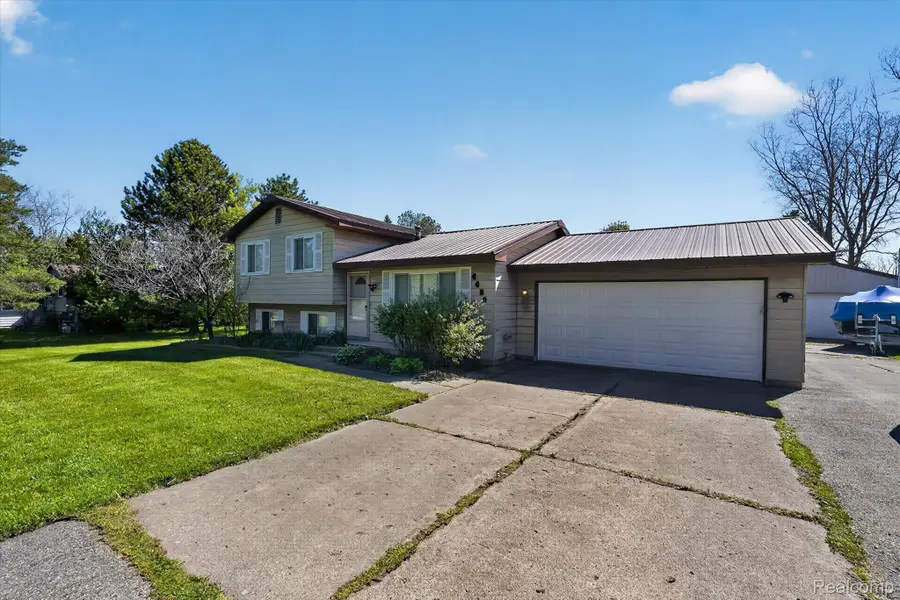4450 N Vassar Road, Flint, MI 48506 - #2