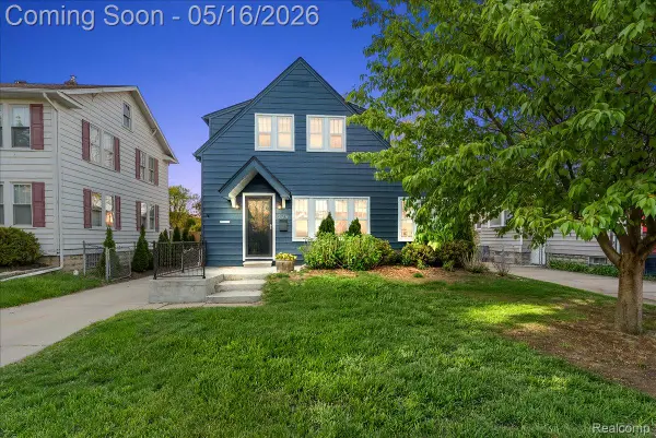 329 E Lawrence Avenue, RoyalOak, MI 48073