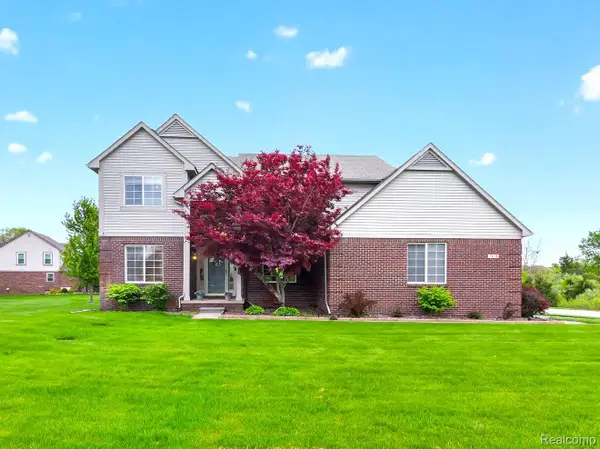 10119 Otter Drive, SouthLyon, MI 48178