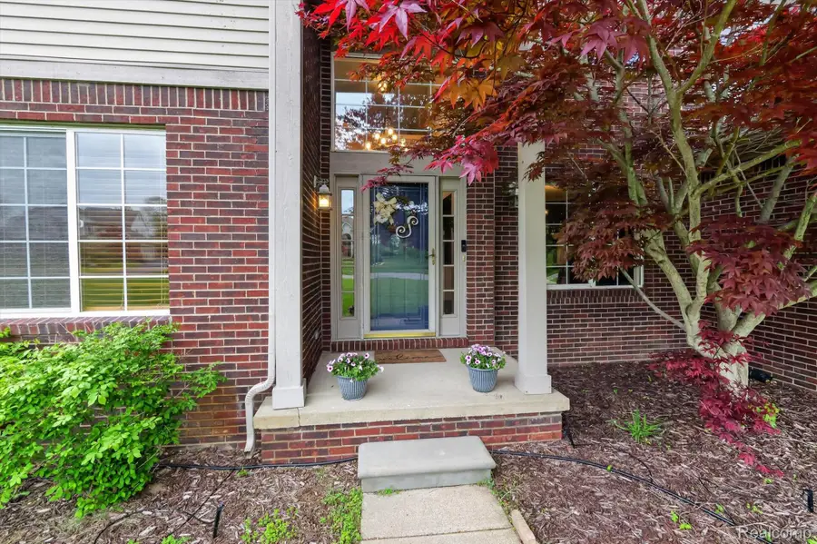 10119 Otter Drive, South Lyon, MI 48178 - #2