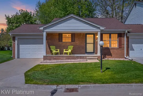 38215 Maple Forest Boulevard E, HarrisonTownship, MI 48045