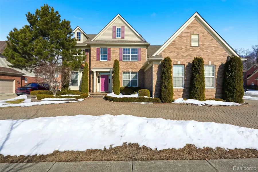 42575 Silverwood Drive, Sterling Heights, MI 48314 - #3