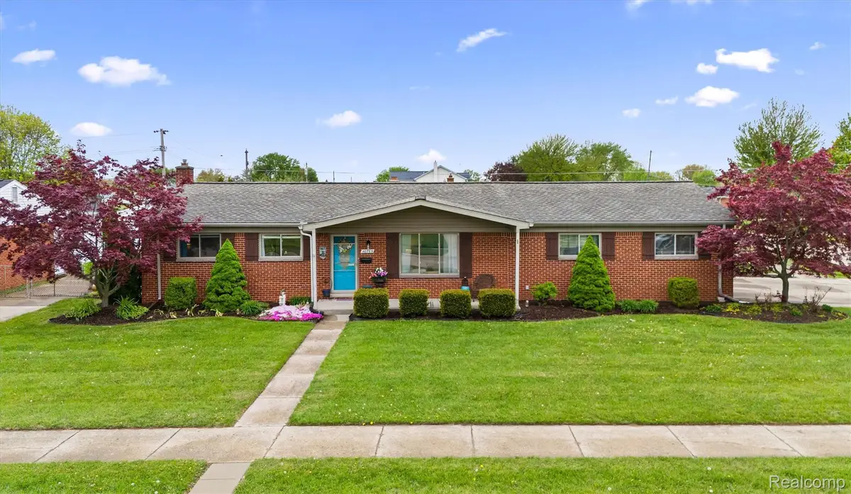 40769 Flagstaff Drive, Sterling Heights, MI 48313 - #1