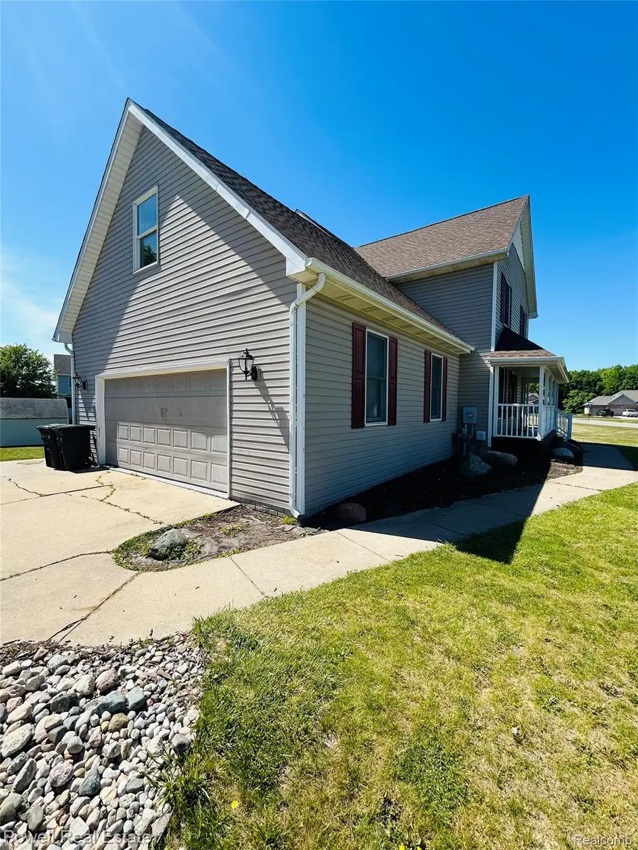 2335 Pebble Creek Drive N, Flushing, MI 48433 - #3