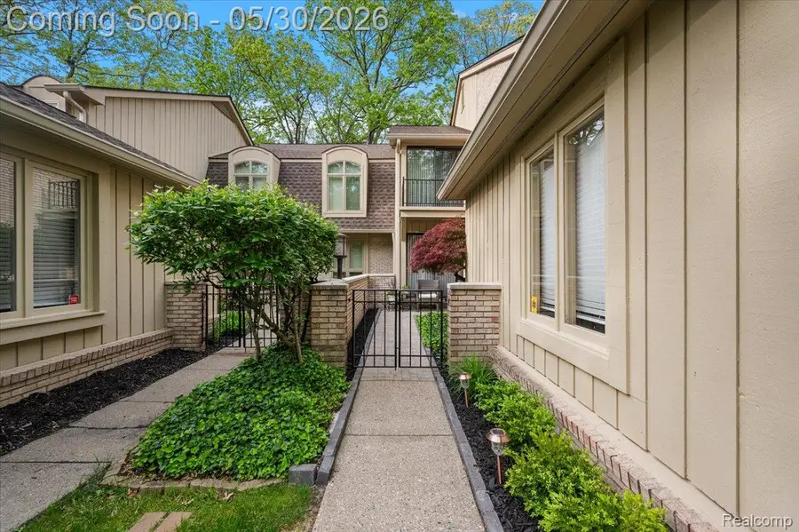 1161 Hillpointe Circle, Bloomfield Hills, MI 48304 - #3