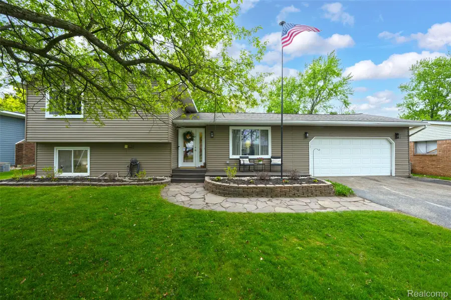 809 Holly Bush Drive, Holly, MI 48442 - #2