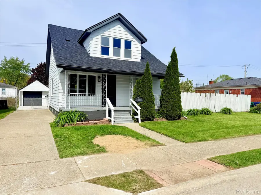 23027 Tuscany Avenue, Eastpointe, MI 48021 - #2