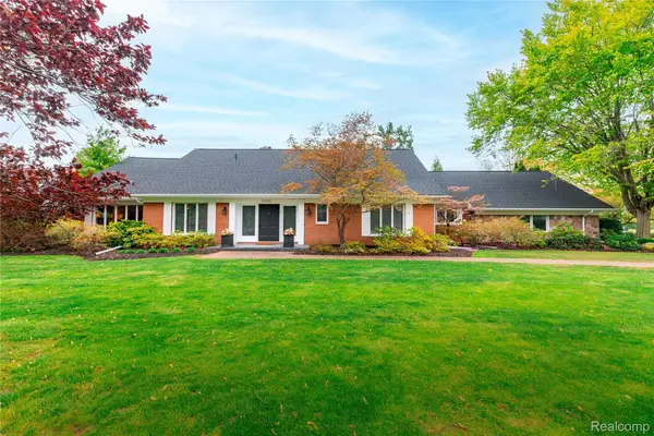 9555 Island Drive, GrosseIle, MI 48138
