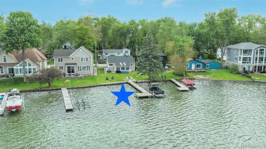 7900 Detroit Boulevard, West Bloomfield, MI 48323 - #3