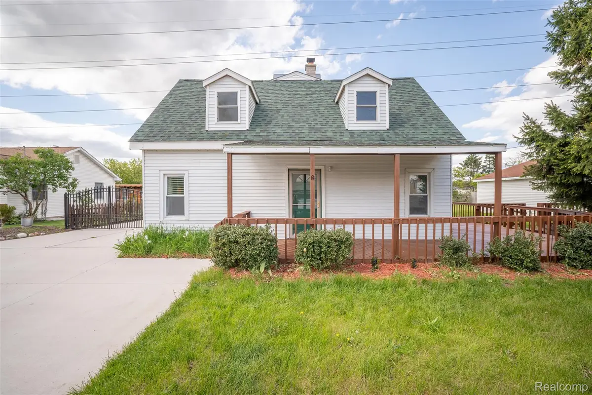 420 Wellsboro Street, Walled Lake, MI 48390 - #1
