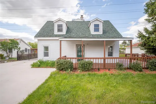 420 Wellsboro Street, WalledLake, MI 48390