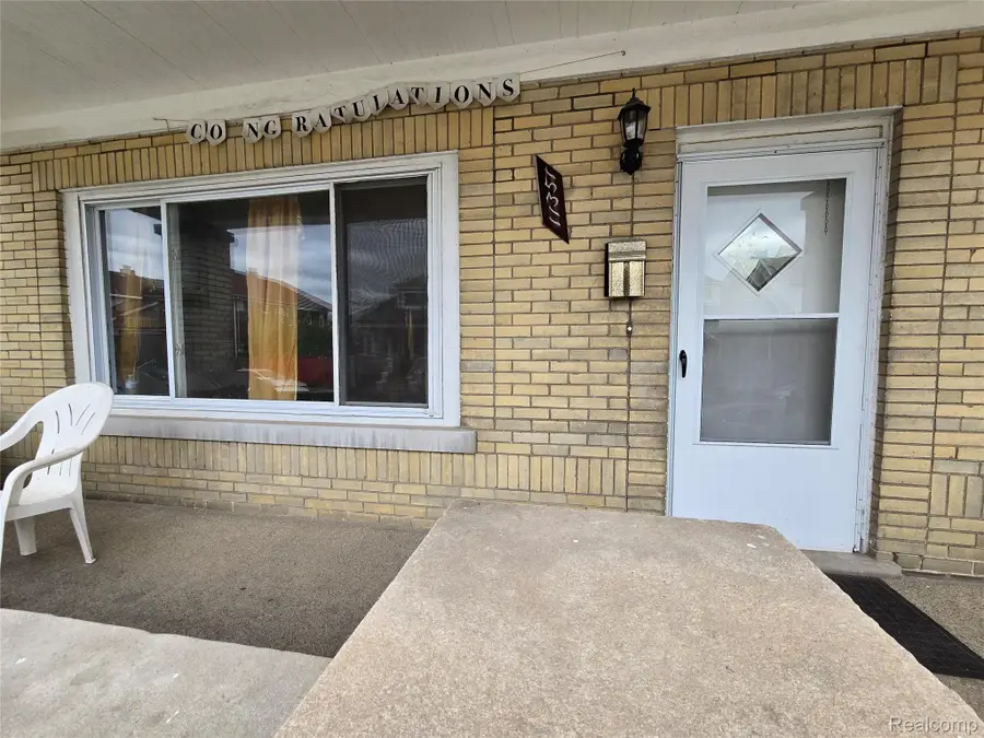 11351 Mcdougall Street, Hamtramck, MI 48212 - #2