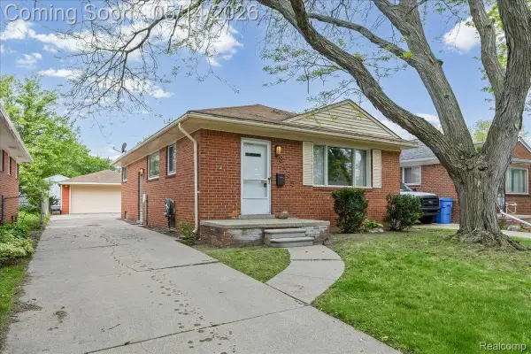 8435 Nightingale Street, DearbornHeights, MI 48127