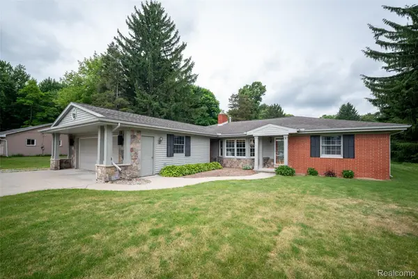 9404 River Road, Algonac, MI 48001