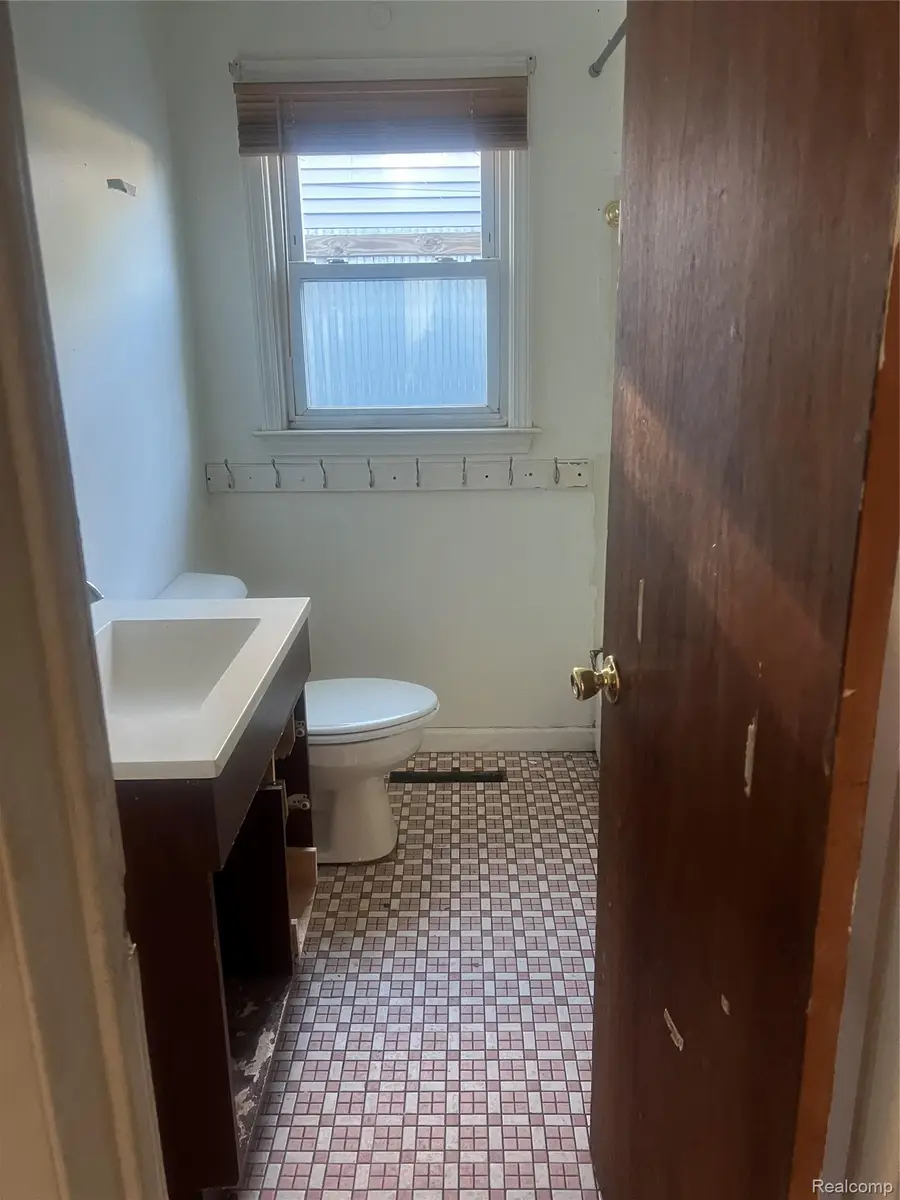 721 Huron Street, Flint, MI 48507 - #3
