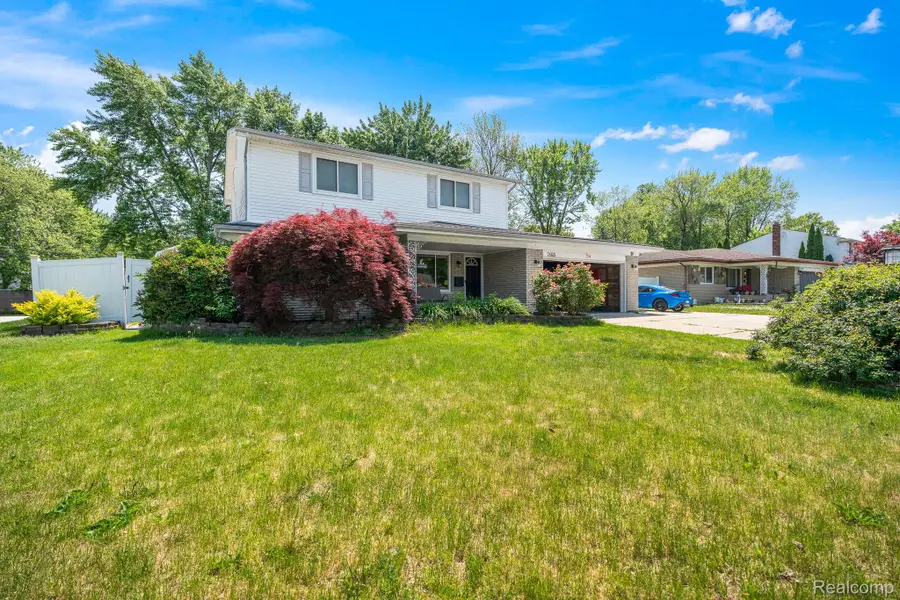 34126 Dryden Drive, Sterling Heights, MI 48312 - #2