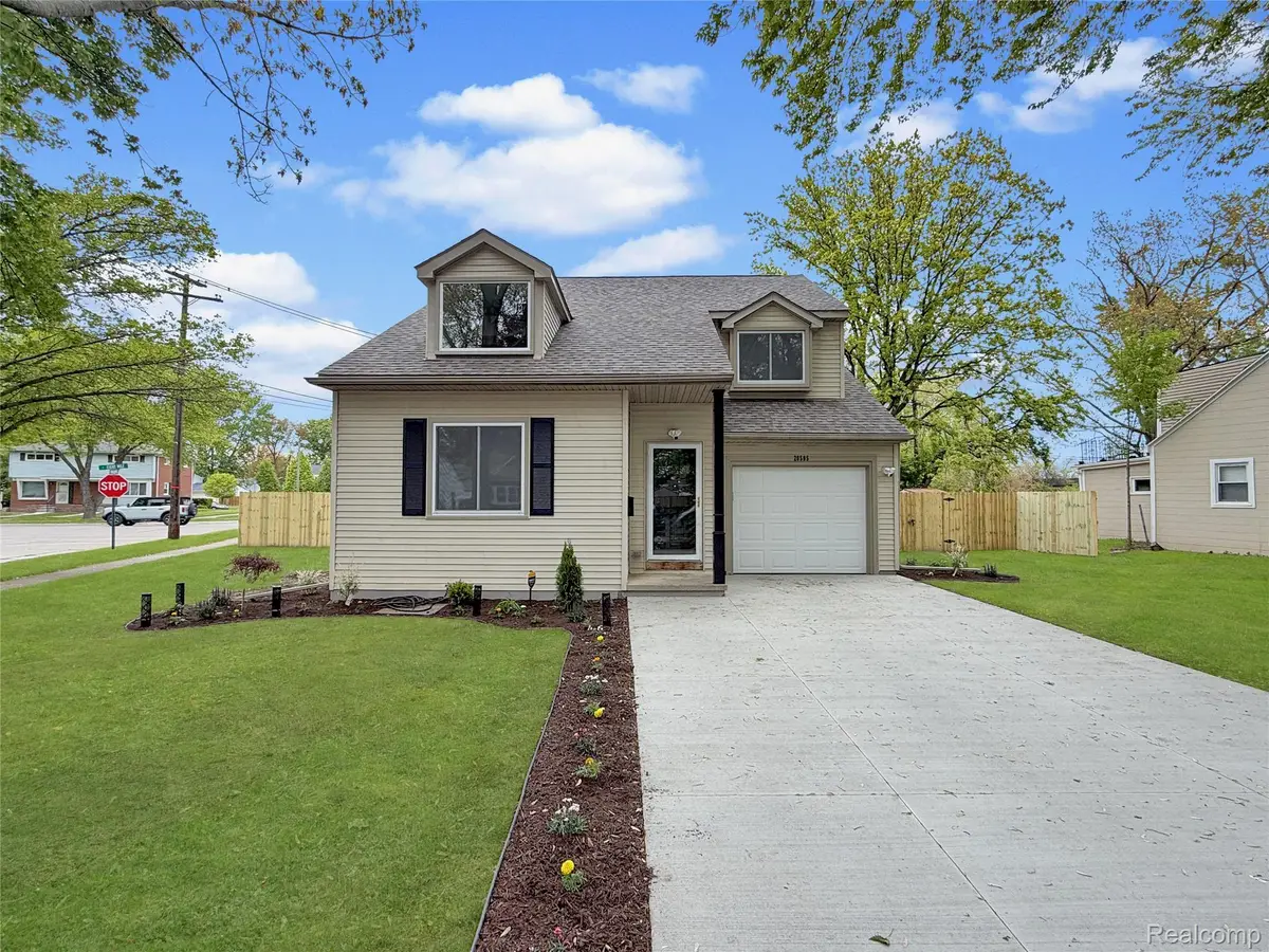 20505 Ridgemont Road, Harper Woods, MI 48225 - #1