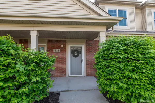 616 Superior Boulevard, Wyandotte, MI 48192