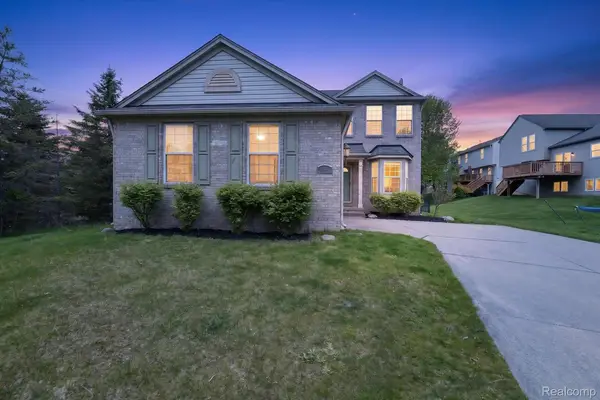 809 Canyon Creek Drive, Holly, MI 48442