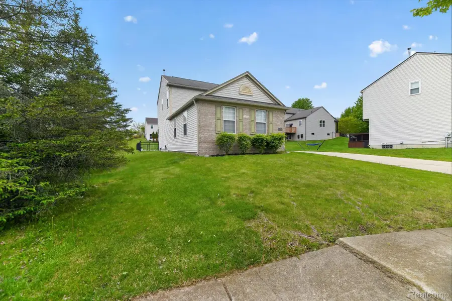 809 Canyon Creek Drive, Holly, MI 48442 - #2