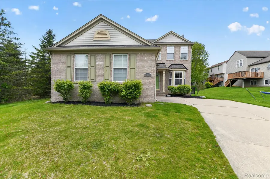 809 Canyon Creek Drive, Holly, MI 48442 - #3