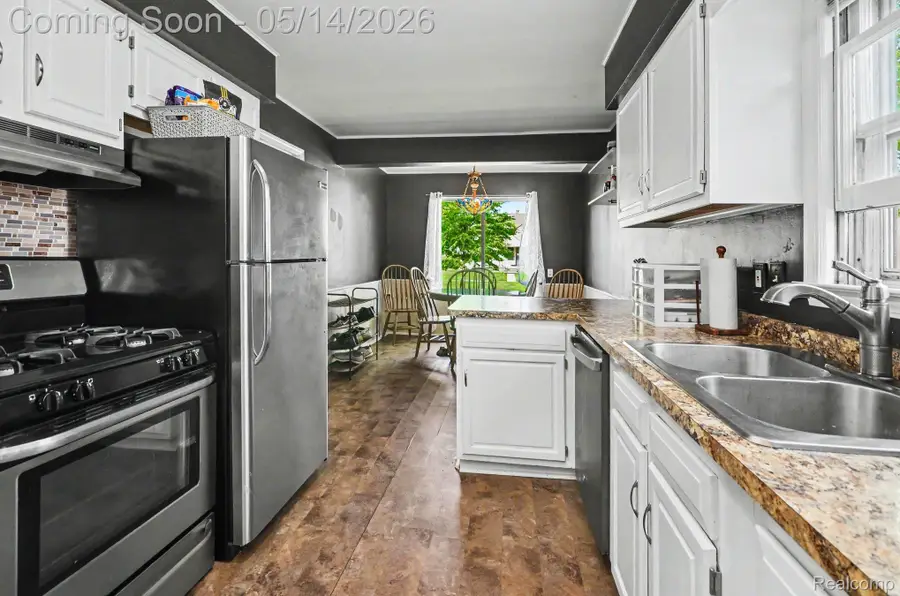 21900 Revere Street, Saint Clair Shores, MI 48080 - #3