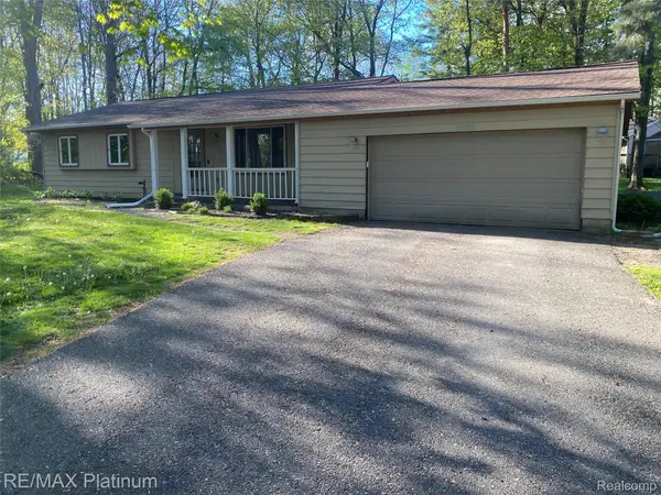 2482 Livernois Drive, Howell, MI 48843