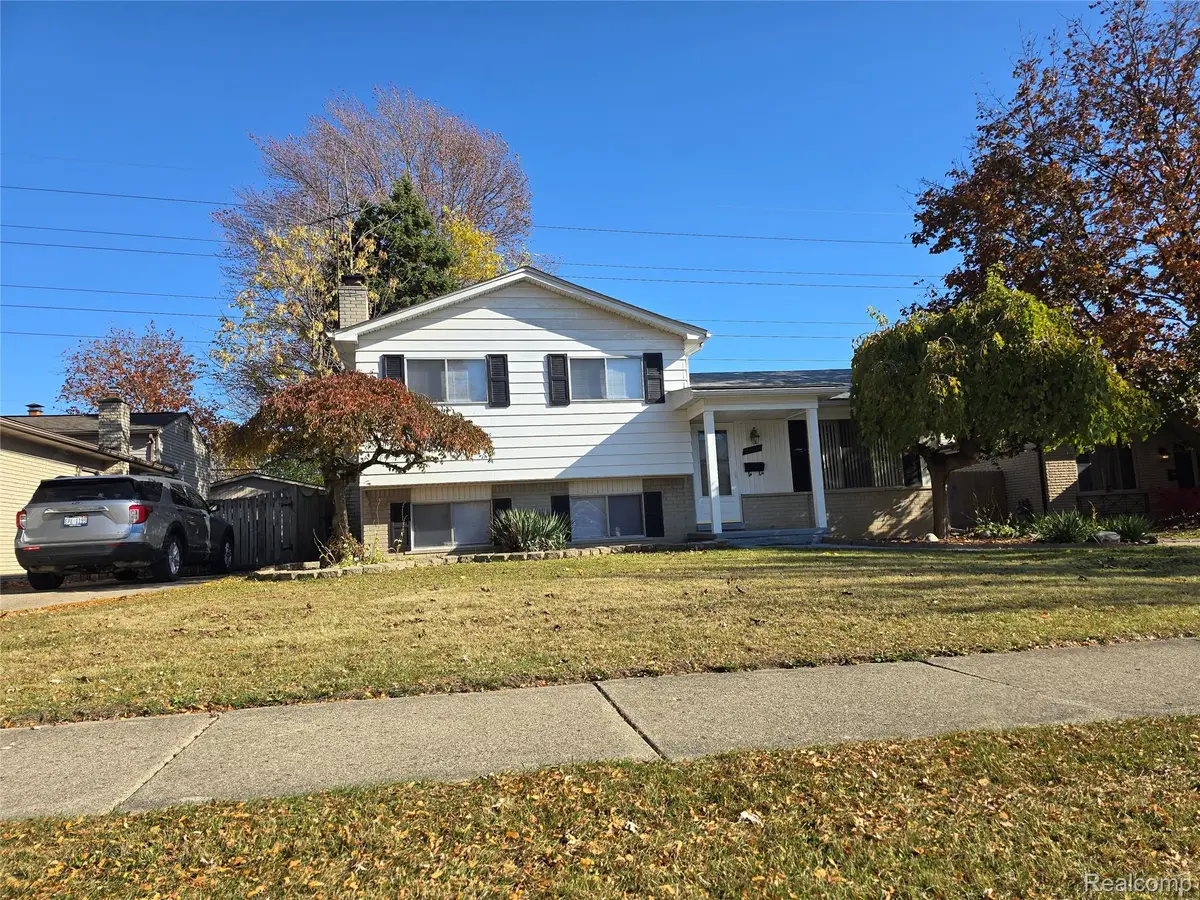 33828 Stonewood Drive, Sterling Heights, MI 48312 - #1