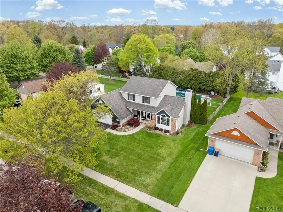 7694 Woodside Place, Waterford, MI 48327 - #2
