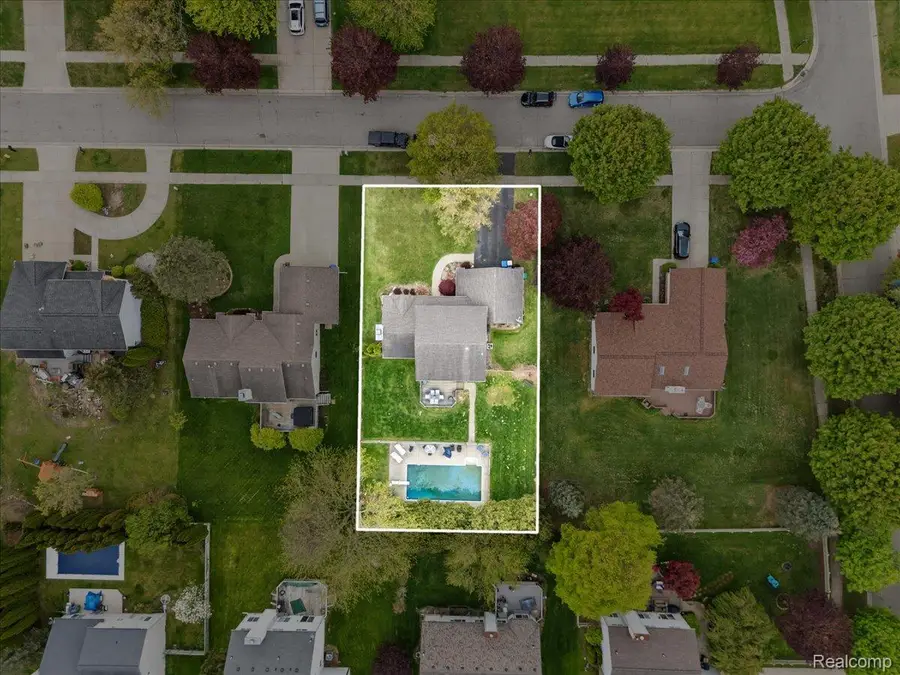 7694 Woodside Place, Waterford, MI 48327 - #3