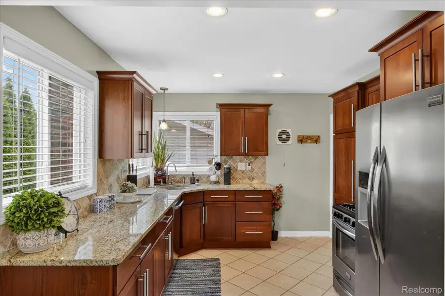 31775 Marblehead Road, Farmington, MI 48336 - #3