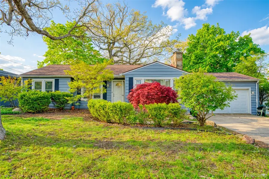 5985 Rowley Boulevard, Waterford, MI 48329 - #3