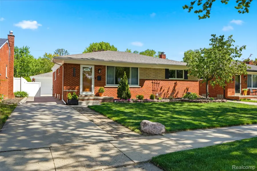 1333 Fontaine Avenue, Madison Heights, MI 48071 - #2