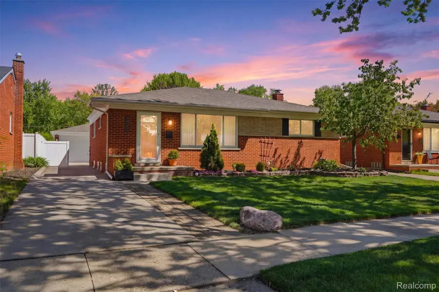 1333 Fontaine Avenue, Madison Heights, MI 48071 - #3