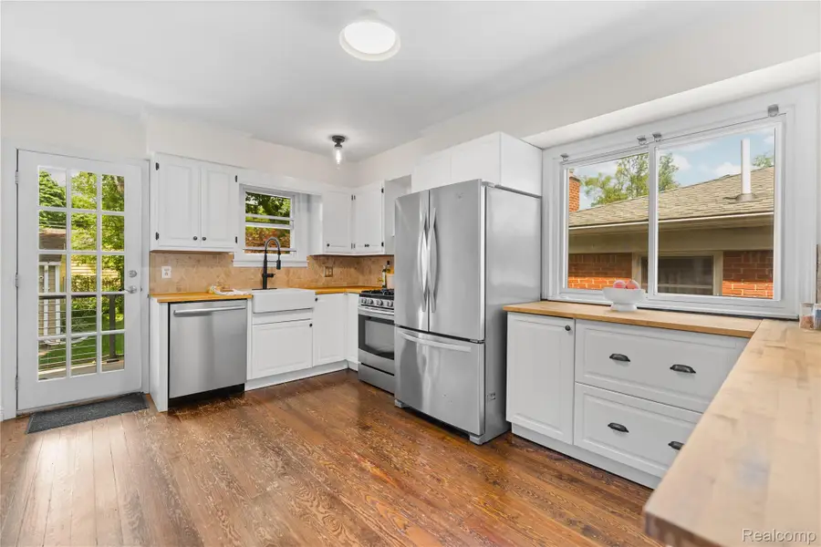 9833 Ingram Street, Livonia, MI 48150 - #3