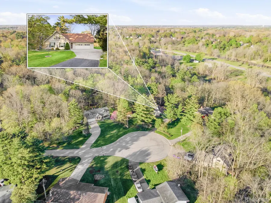 5208 N Hillcrest Drive, Clyde, MI 48049 - #3