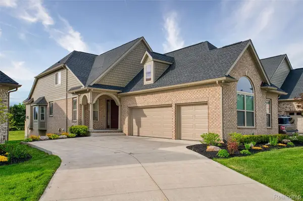 8250 Stoney Creek Drive, SouthLyon, MI 48178